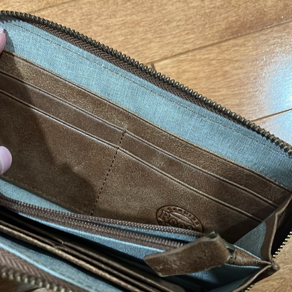 Roots Clutch - used for a week, leather - Picture 4 of 6